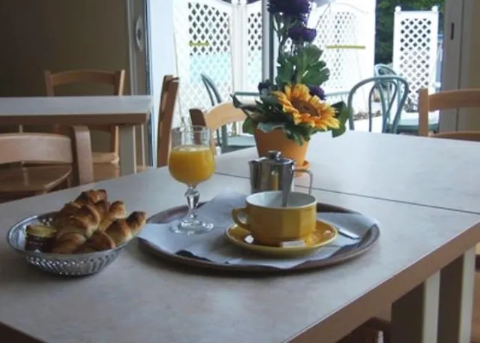 Отель De L'ocean Нотр-Дам-де-Мон